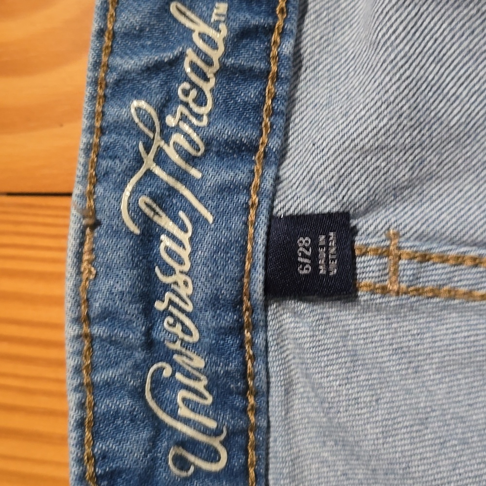 Universal Thread Women's Light Blue High Rise Jeans - Picture 3 of 3